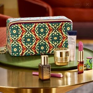 Estee Lauder Travel set (with Multicolor Cosmetic Bag